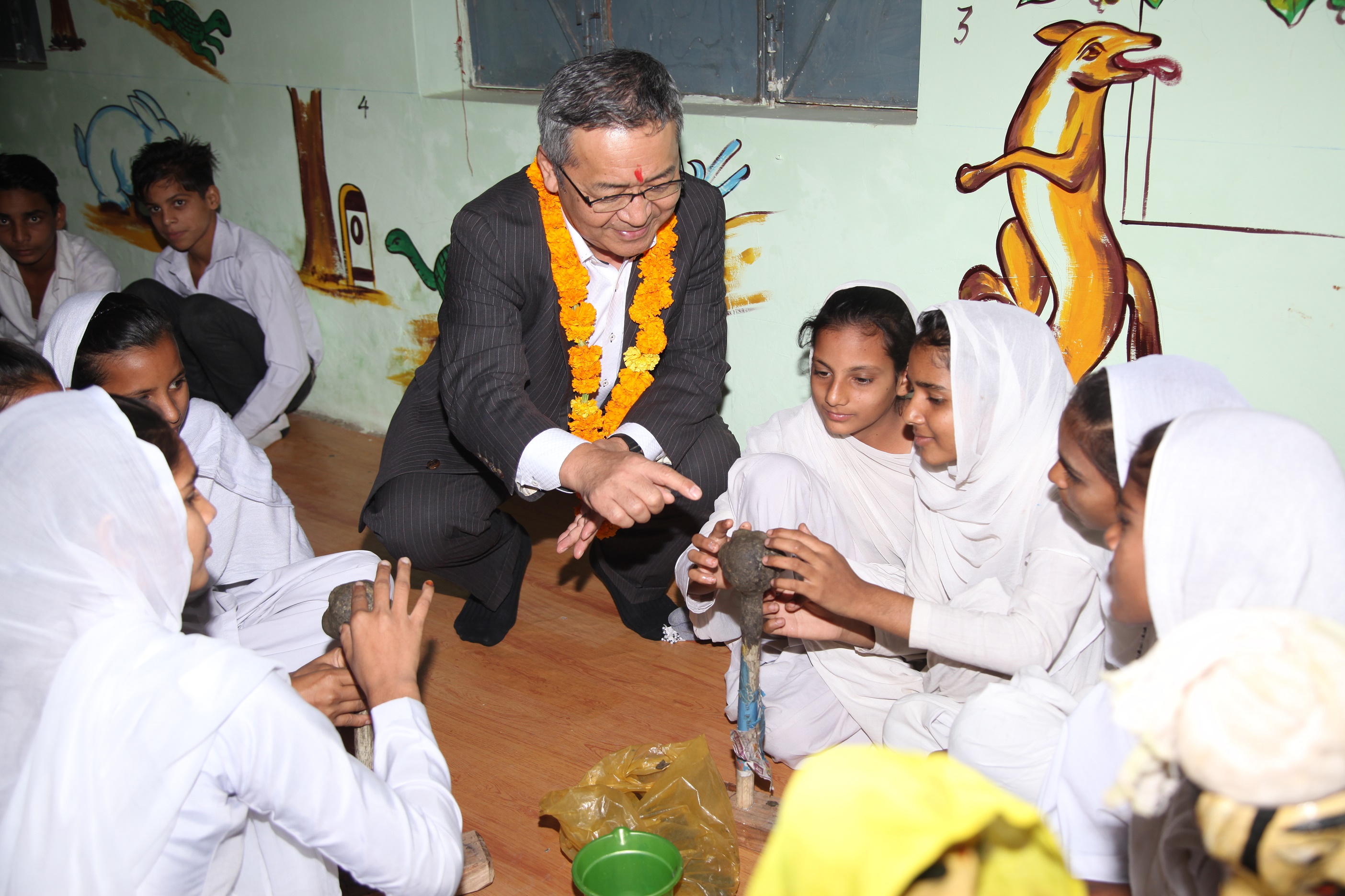 Canon India Transforms Livеs: Empowеring Villagе Mahеshwari through Impactful NGO Partnеrship