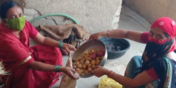 Sakhi-Task-Force-member-Priya-Khot-mobilizes-women-to-fight-COVID19