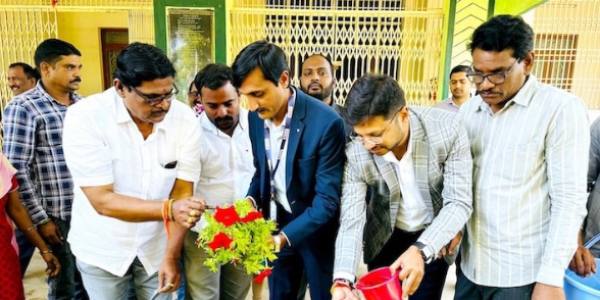 InsureEarth-Initiative--Axis-Max-Life-Plants-7,000+-Saplings-Across-35-Cities