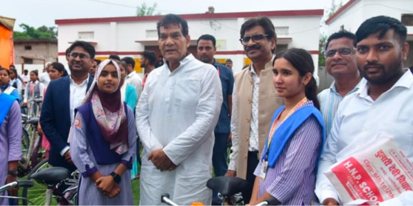 Avaada-Group’s-CSR-Program-Brings-Mobility-to-Rural-Students-in-Uttar-Pradesh