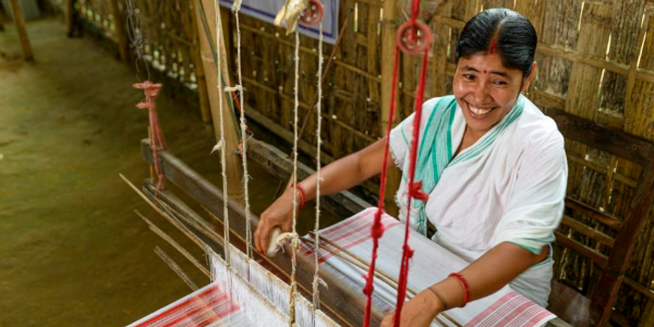 Empowering-Women-Weavers--Cairn-Oil-&-Gas-CSR-Drive-for-Handloom-Revival-in-Assam